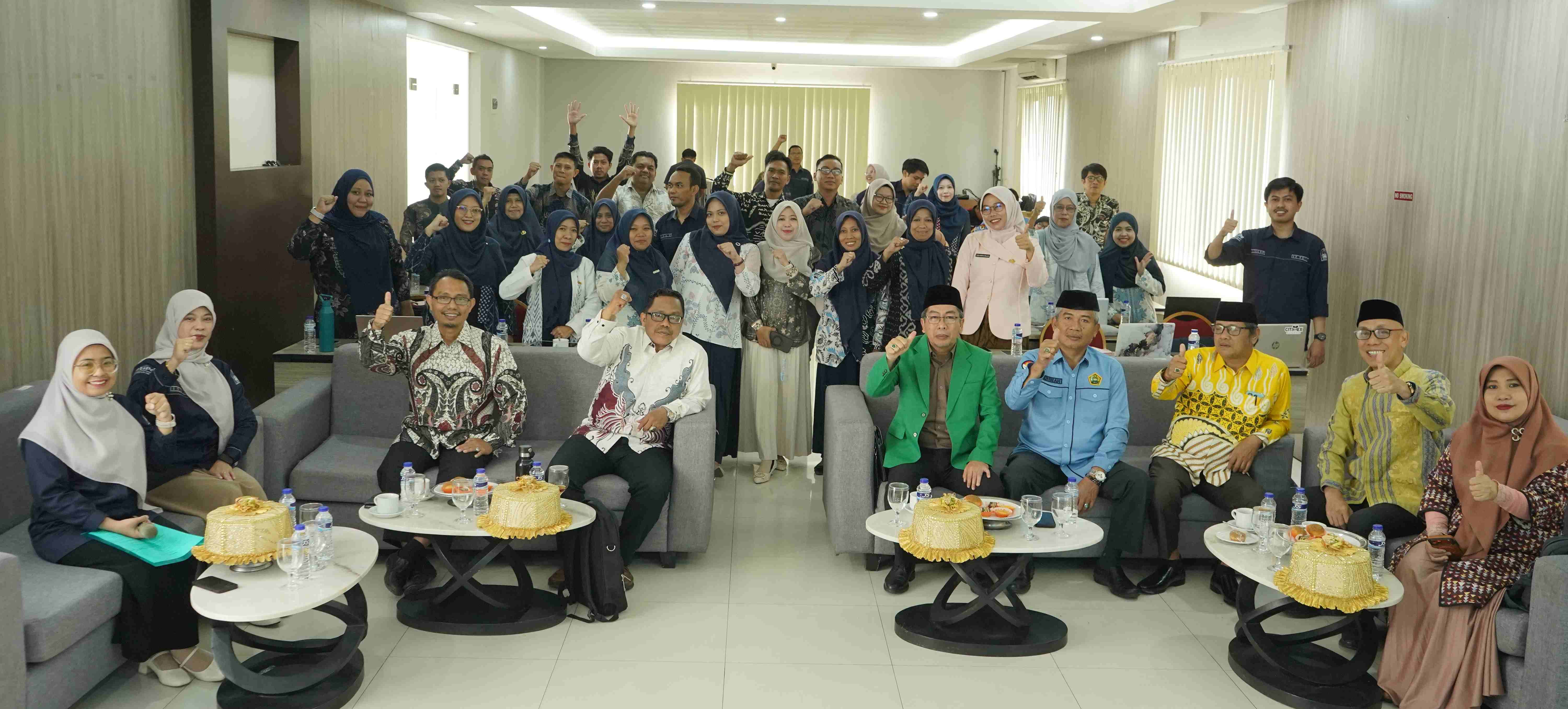 FEBI IAIN Bone Ikuti Evaluasi SIAKAD Tusita dan Launching Website IAIN Bone
